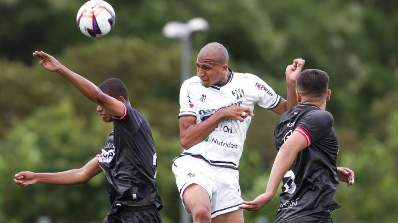 Ataque passou em branco contra o Suzano (Imagem: Eude Aerton/ECSB)