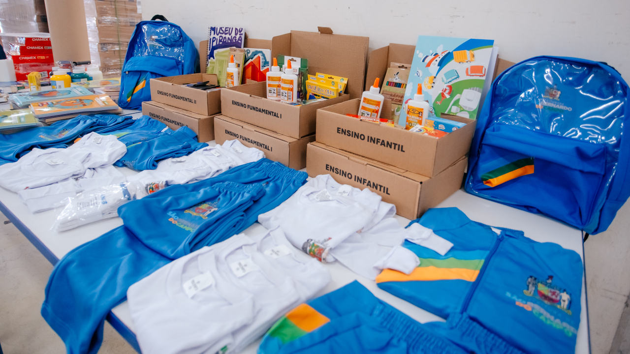 Material escolar e uniformes serão distribuídos na quarta (Imagem: Divulgação)